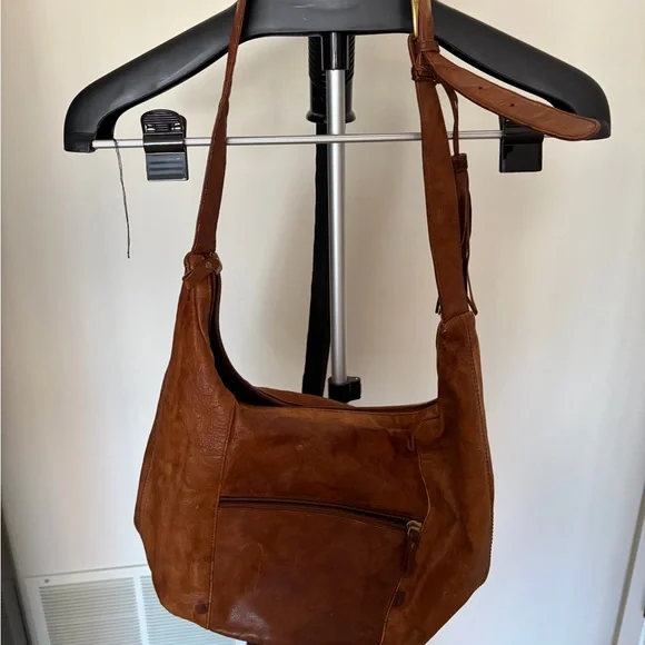 Elegant Brown and Cream Women's versatile crossbody or shoulder Bags - Picture 4 of 15